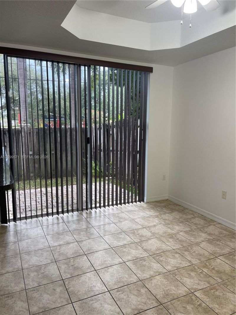 5803 Siena Ln , Unit 606, Hollywood, FL 33021 Photo