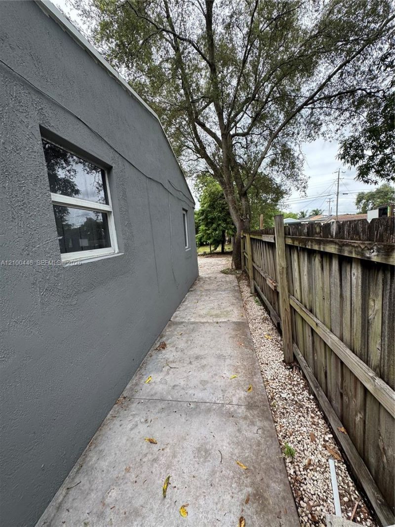 2921 NW 94th St , Unit 2921, Miami, FL 33147 Photo