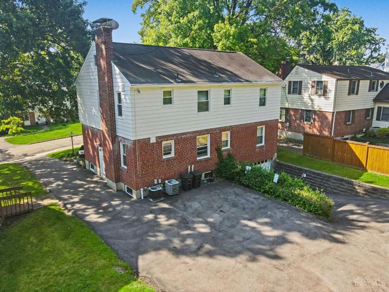 5694 Euclid Road, Columbia Township, OH 45236 Photo 10