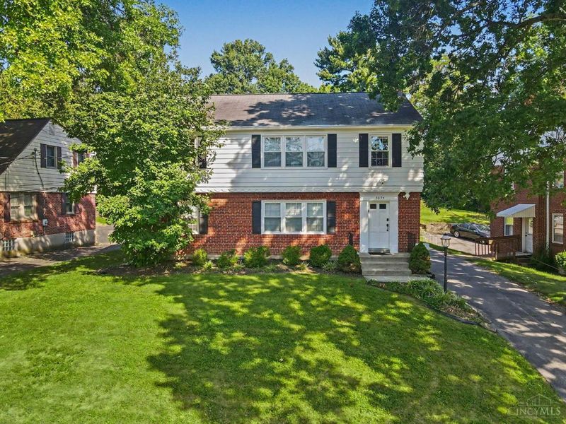 5694 Euclid Road, Columbia Township, OH 45236 Photo 5