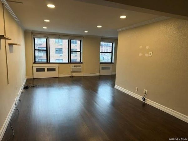 3 Birchwood Court , Unit 4M, Mineola, NY 11501