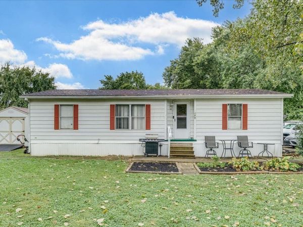 125 Woodfield Place , South Bloomfield, OH 43103