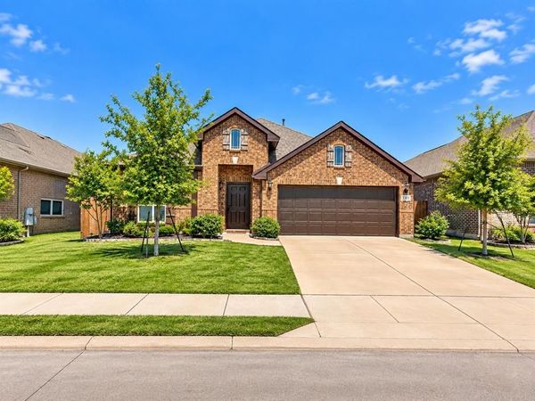 3301 Heathrow Road , Mesquite, TX 75181