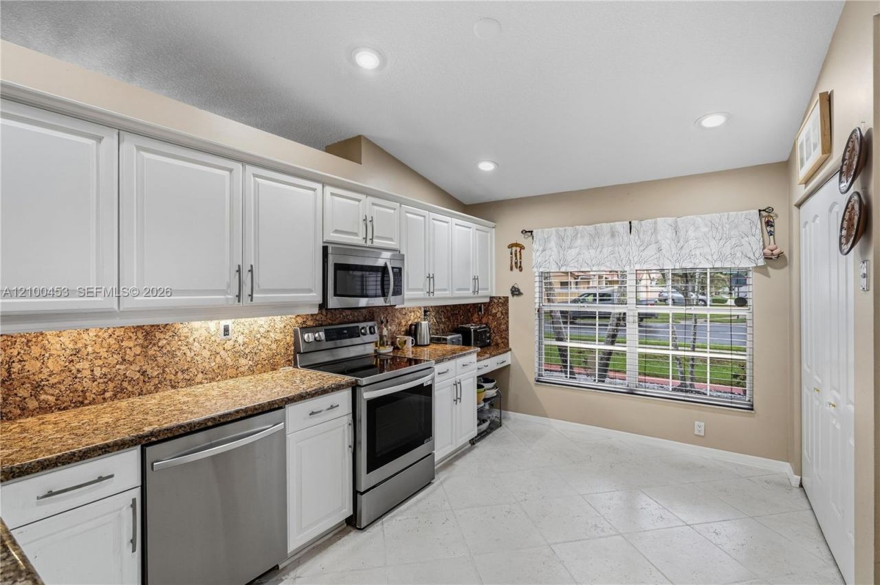 1130 NW 133rd Ter, Sunrise, FL 33323 Photo