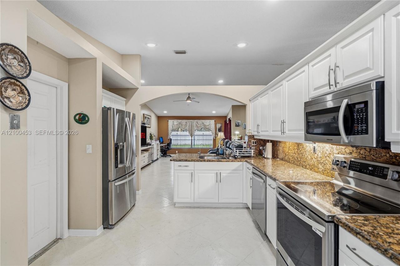 1130 NW 133rd Ter, Sunrise, FL 33323 Photo