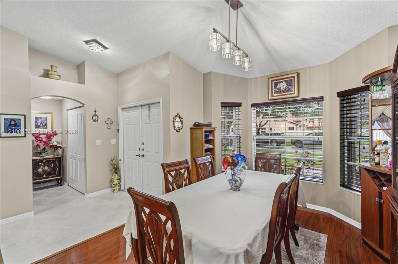 1130 NW 133rd Ter, Sunrise, FL 33323 Photo