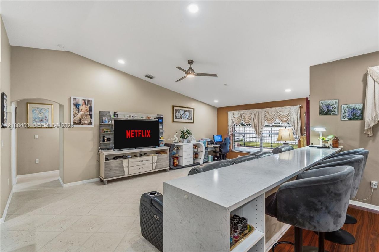 1130 NW 133rd Ter, Sunrise, FL 33323 Photo