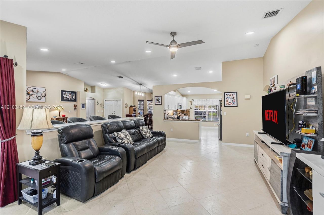 1130 NW 133rd Ter, Sunrise, FL 33323 Photo