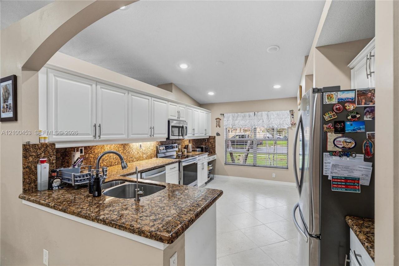 1130 NW 133rd Ter, Sunrise, FL 33323 Photo