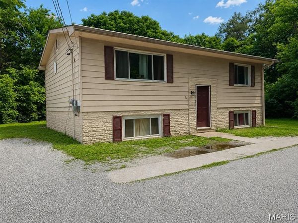 94 Edwards Street , East St Louis, IL 62206