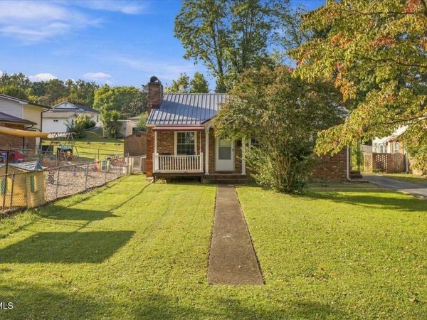 1205 East Chilhowie Avenue, Johnson City, TN 37601