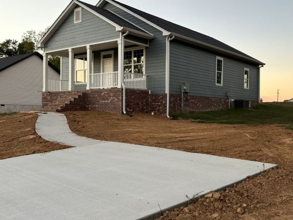 394 N Harris Rd , Portland, TN 37148