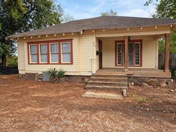 404 E Kiamichi Street, Hugo, OK 74743