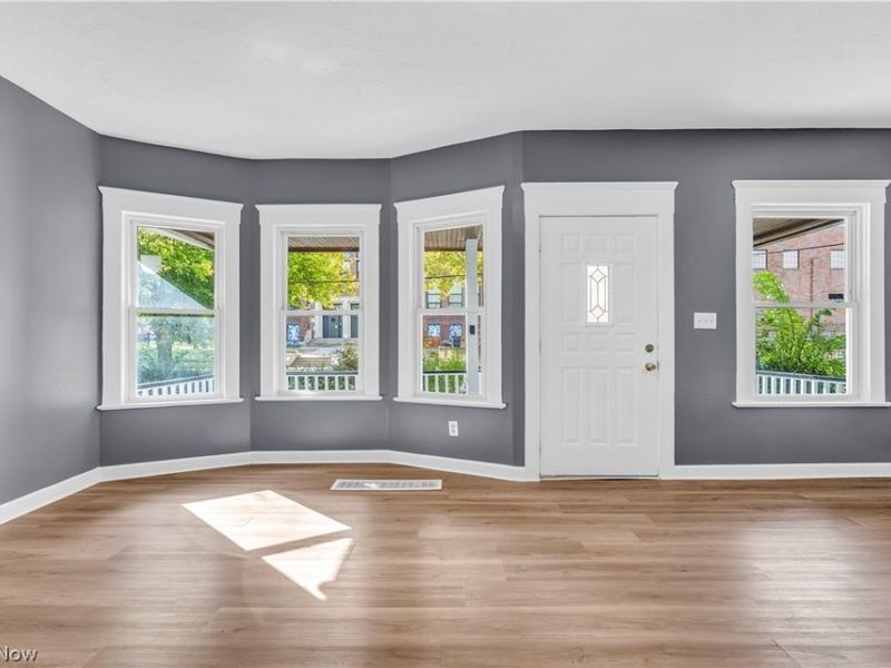 3514 Leopold Avenue, Cleveland, OH 44109 Photo 4