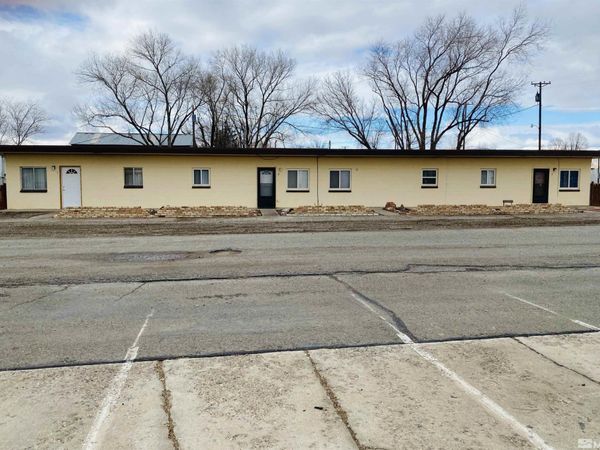 10 Olavarria Street, McDermitt, NV 89421
