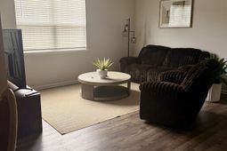 509 Leathertree Lane  photo 4