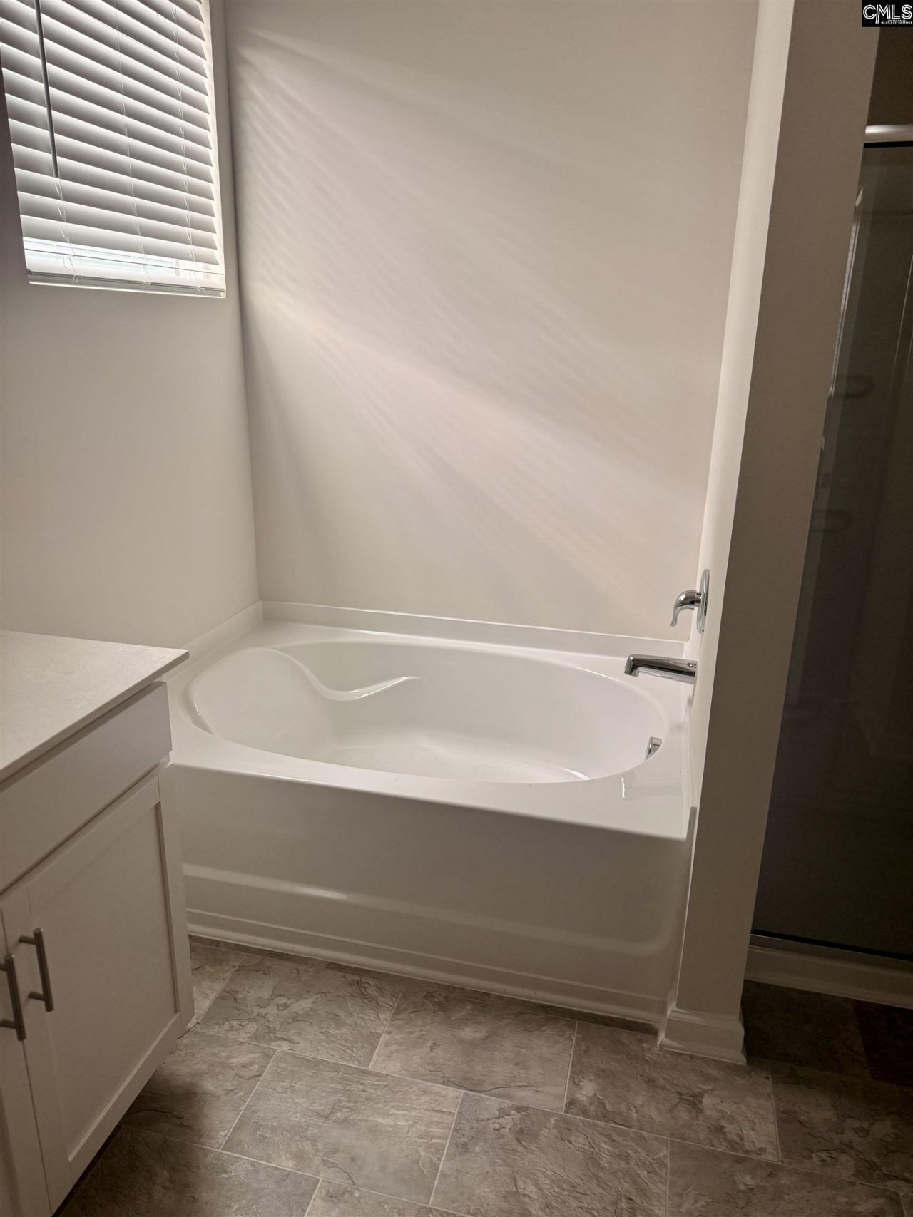 509 Leathertree Lane  Photo 9