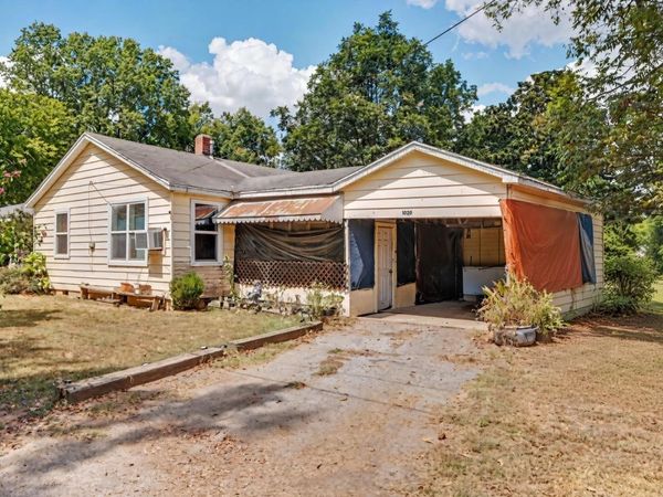 1020 College St , Marvell, AR 72366