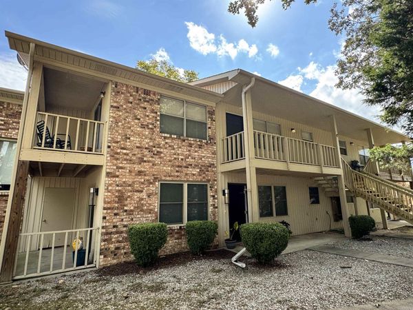 160 Cooper Street , Hot Springs, AR 71913