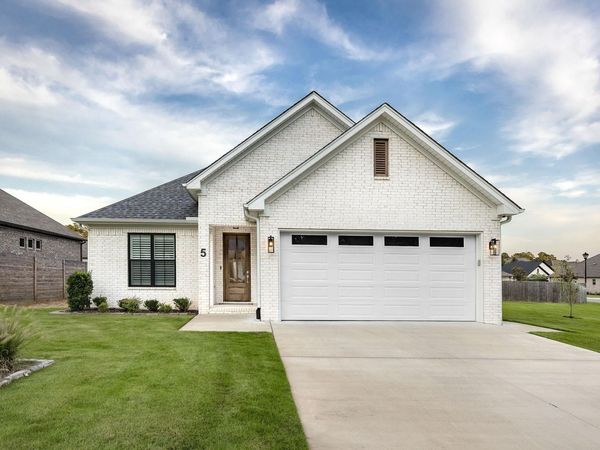 5 Woodlands Park Lane , Little Rock, AR 72211