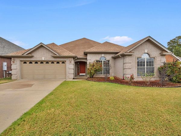 115 Sancerre Drive , Maumelle, AR 72113