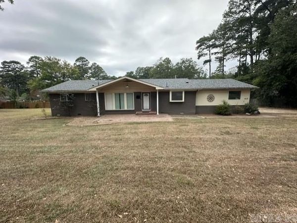 917 Highland Circle , Magnolia, AR 71753