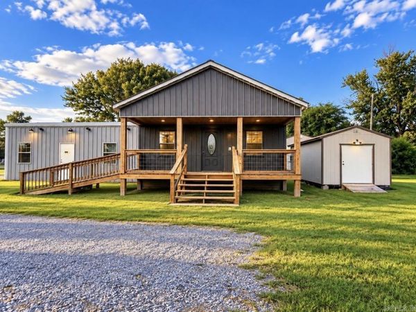 22 S Broadway , Damascus, AR 72039