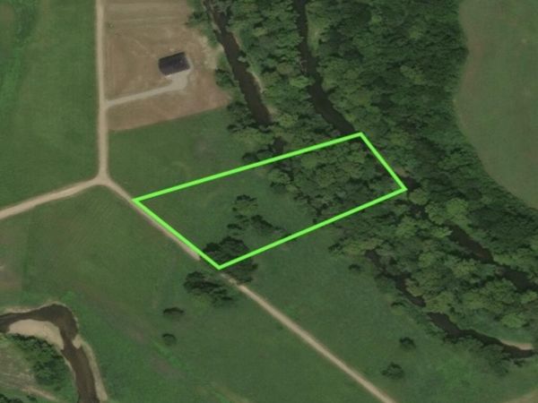 1 Harris Drive , Nashville, AR 71852