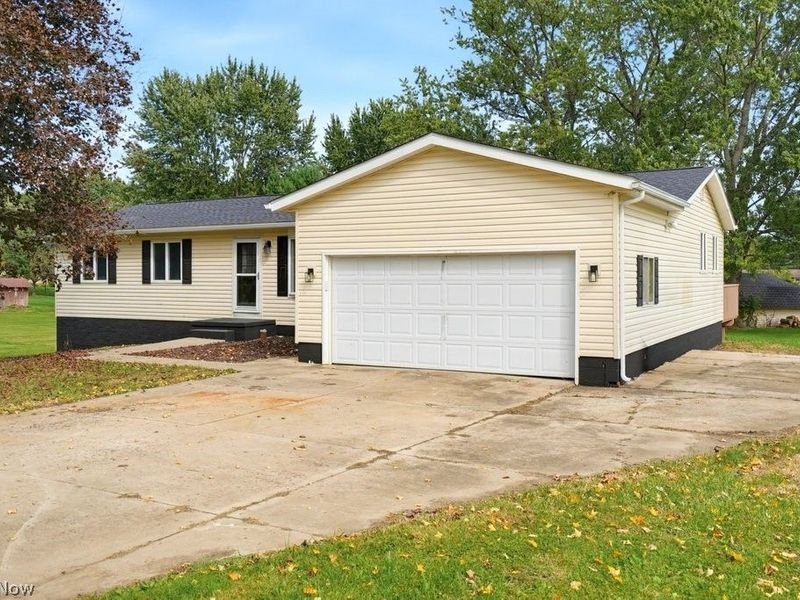 1535 S Plainview Drive, Akron, OH 44321 Photo 2