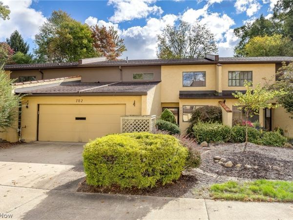 782 Hampton Ridge Drive , Akron, OH 44313