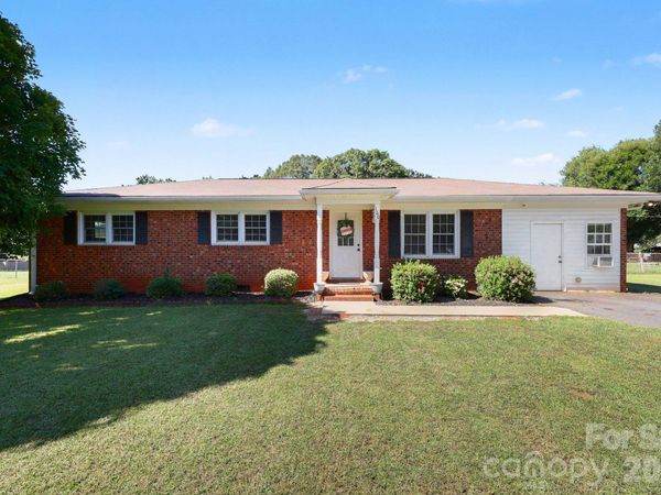 160 E Chamblee Drive, Salisbury, NC 28147