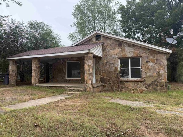 1006 W Mcrae Avenue , Searcy, AR 72143
