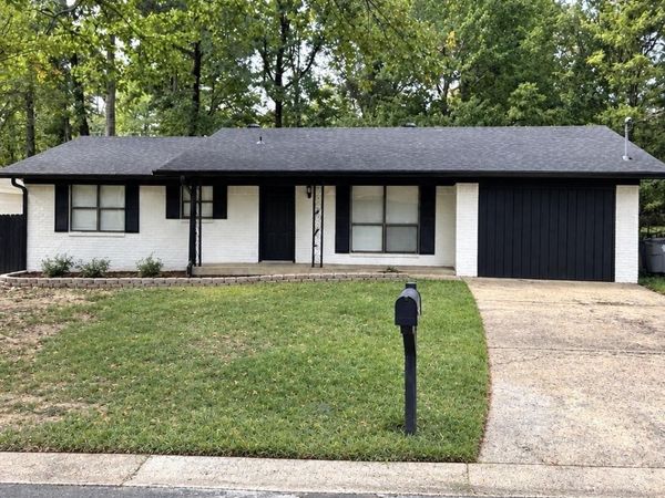 100 Wisteria Place , Hot Springs, AR 71913