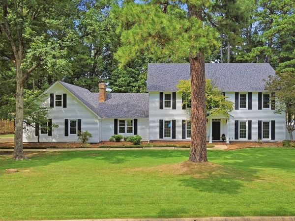 19 Club Manor Drive , Maumelle, AR 72113