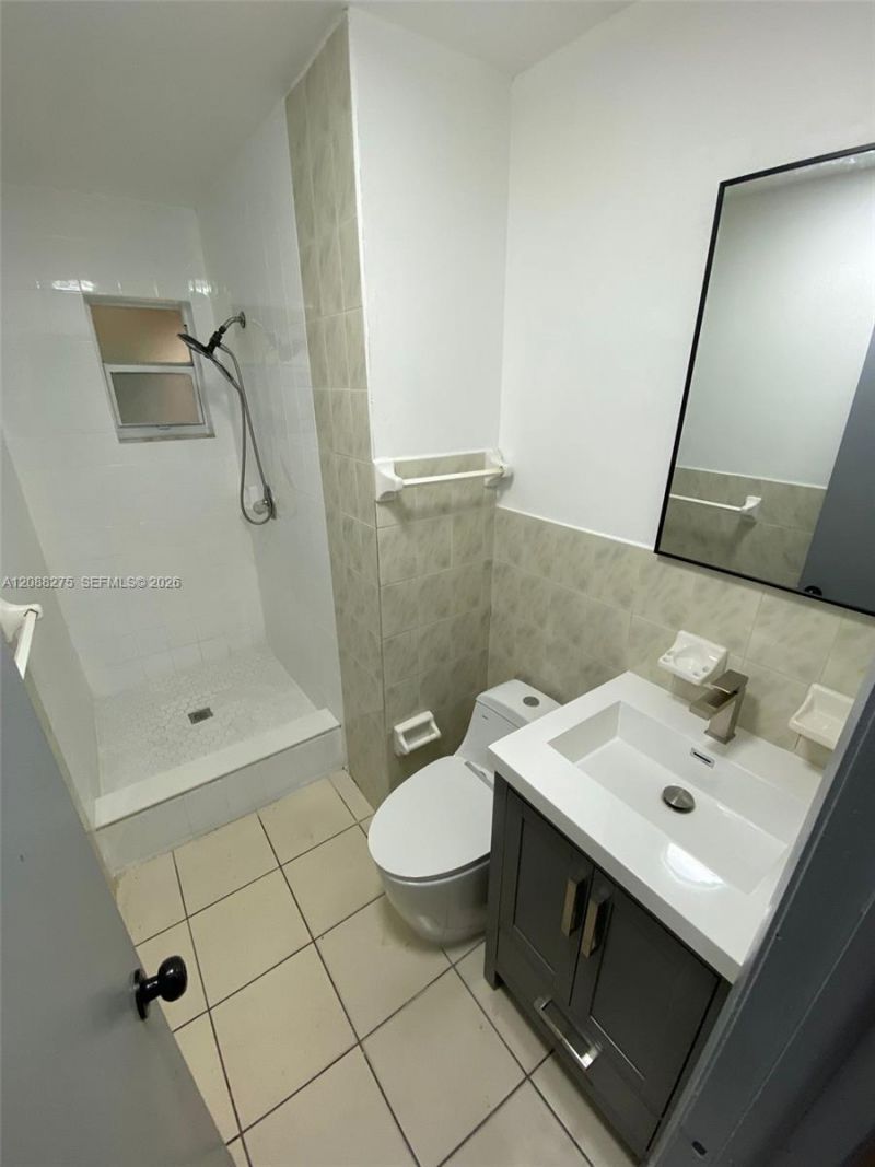Xxxx E Le Jeune Road, Hialeah, FL 33010 Photo