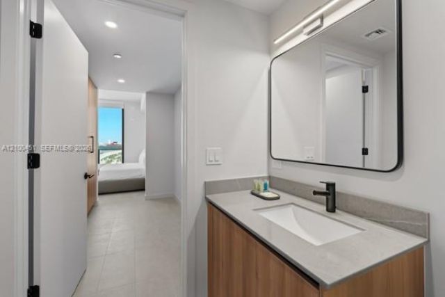 121 NE 5th St , Unit 1813, Miami, FL 33132 Photo