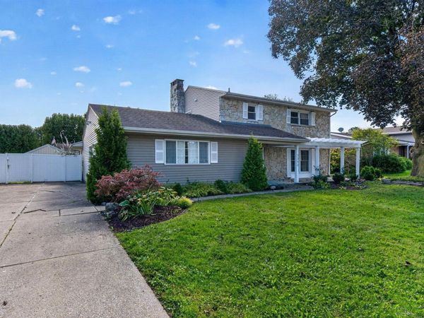 1352 Roelke Drive, South Bend, IN 46614