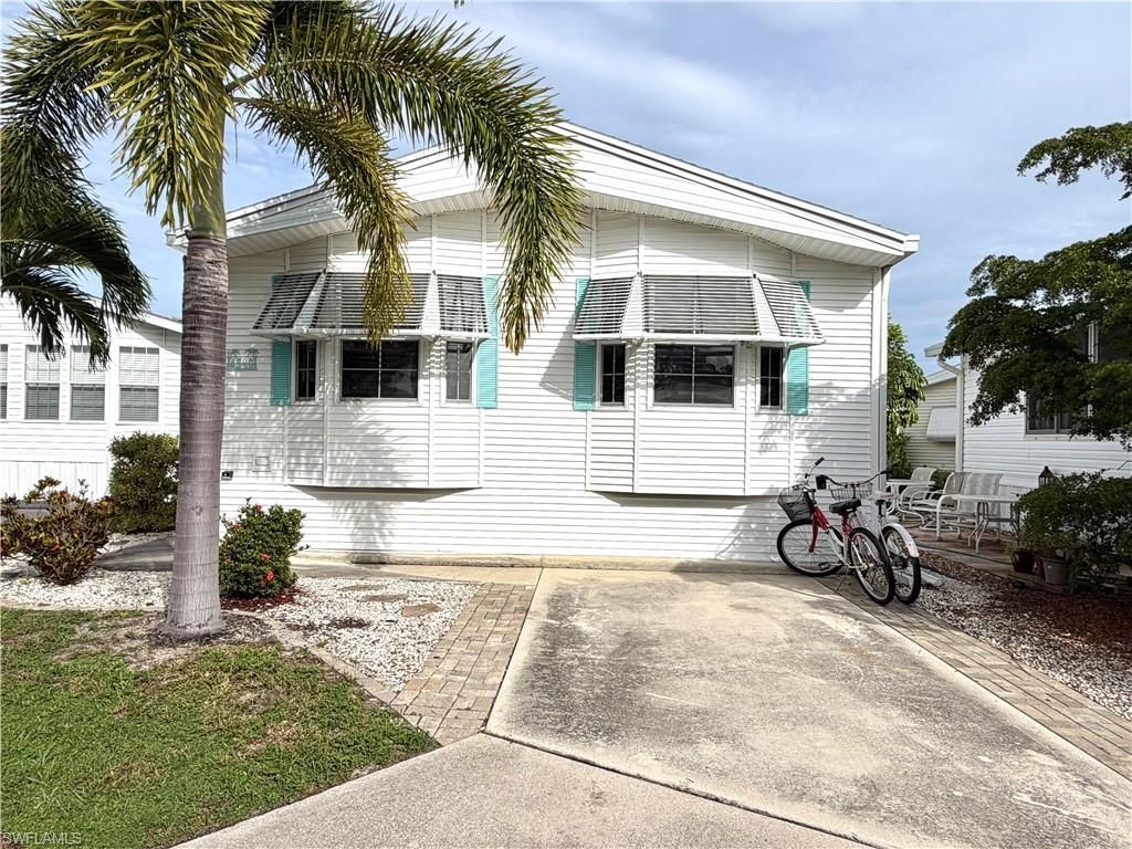 4580 Slash Pine Way E, Estero, FL 33928 Photo