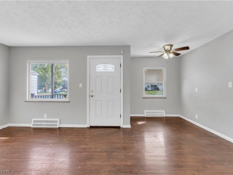 4992 Claremont Boulevard, Garfield Heights, OH 44125 Photo 3