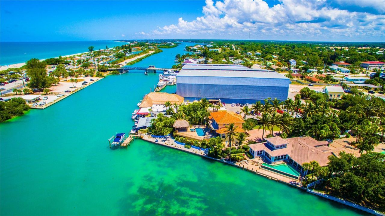 424 Albee Road W, Unit 201, Nokomis, FL 34275 Photo