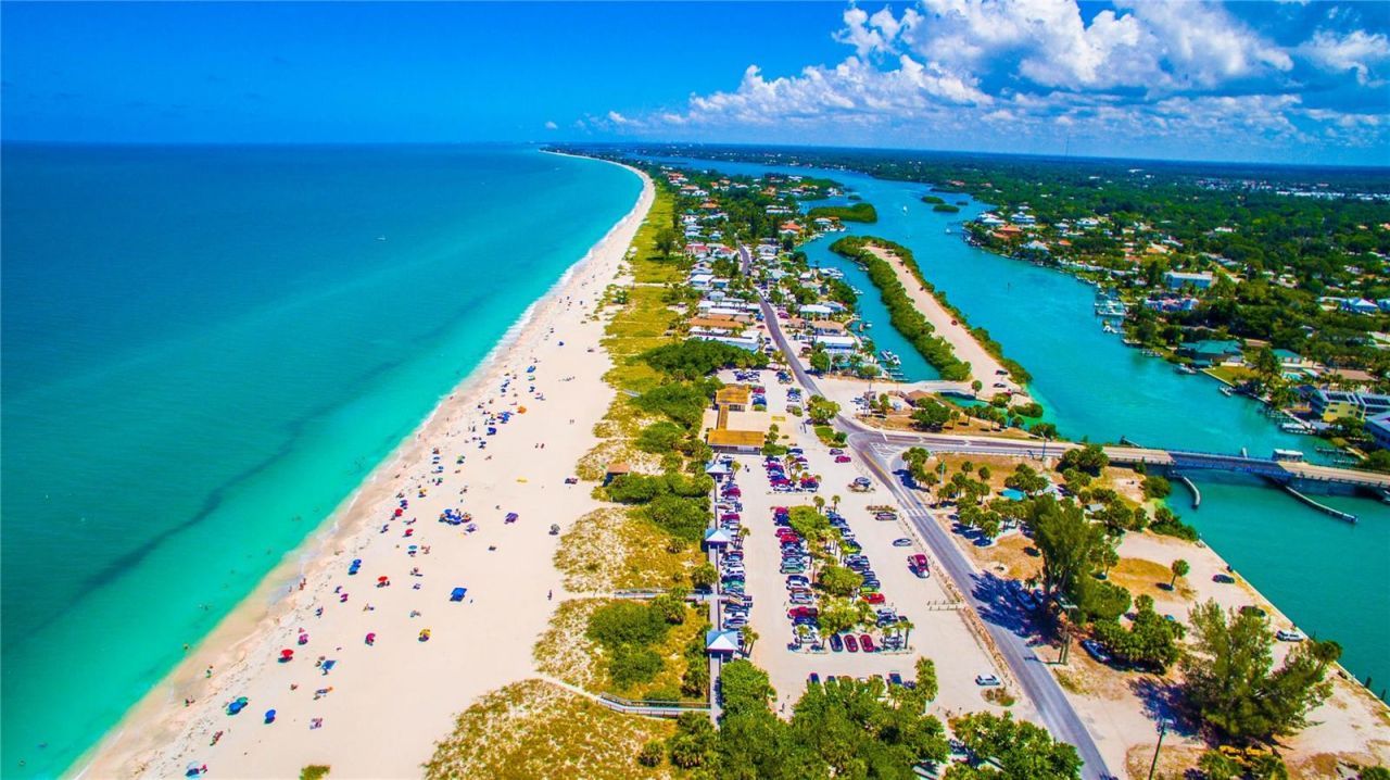 424 Albee Road W, Unit 201, Nokomis, FL 34275 Photo