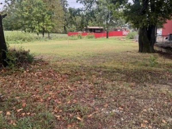 106 E Bird Street , Madill, OK 73446