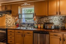 2115 Arrowwood Road  photo 4