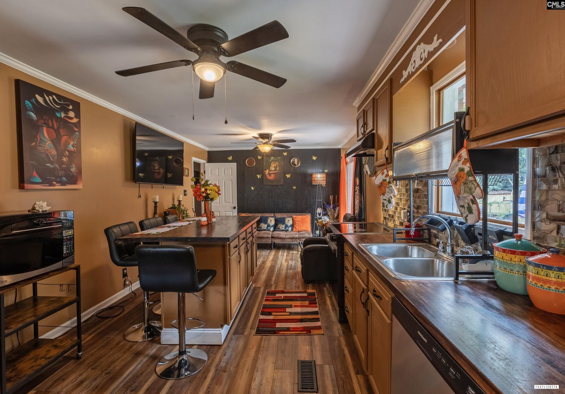 2115 Arrowwood Road  Photo 4
