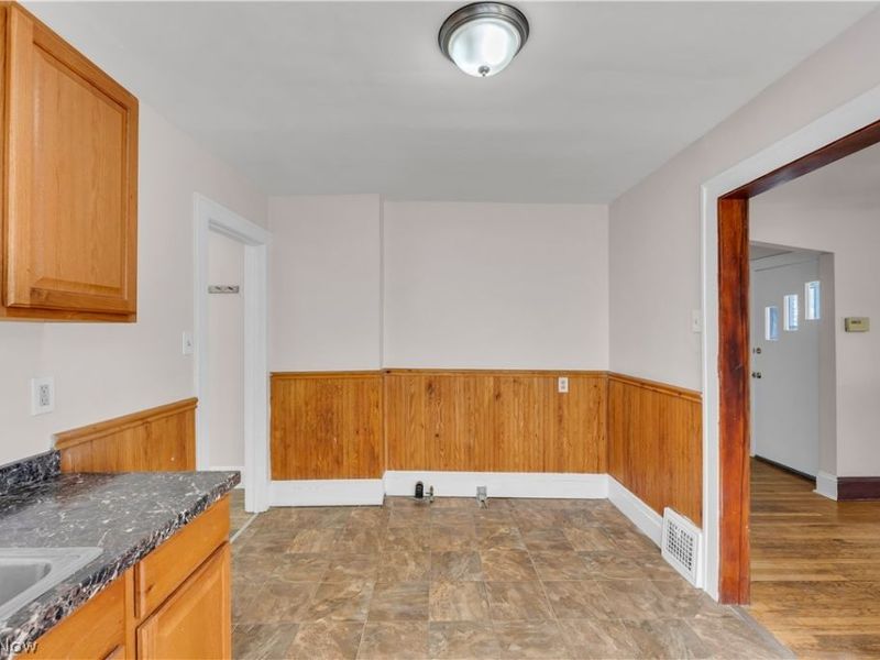 954 E 239th Street, Unit 1/DN, Euclid, OH 44123 Photo 11
