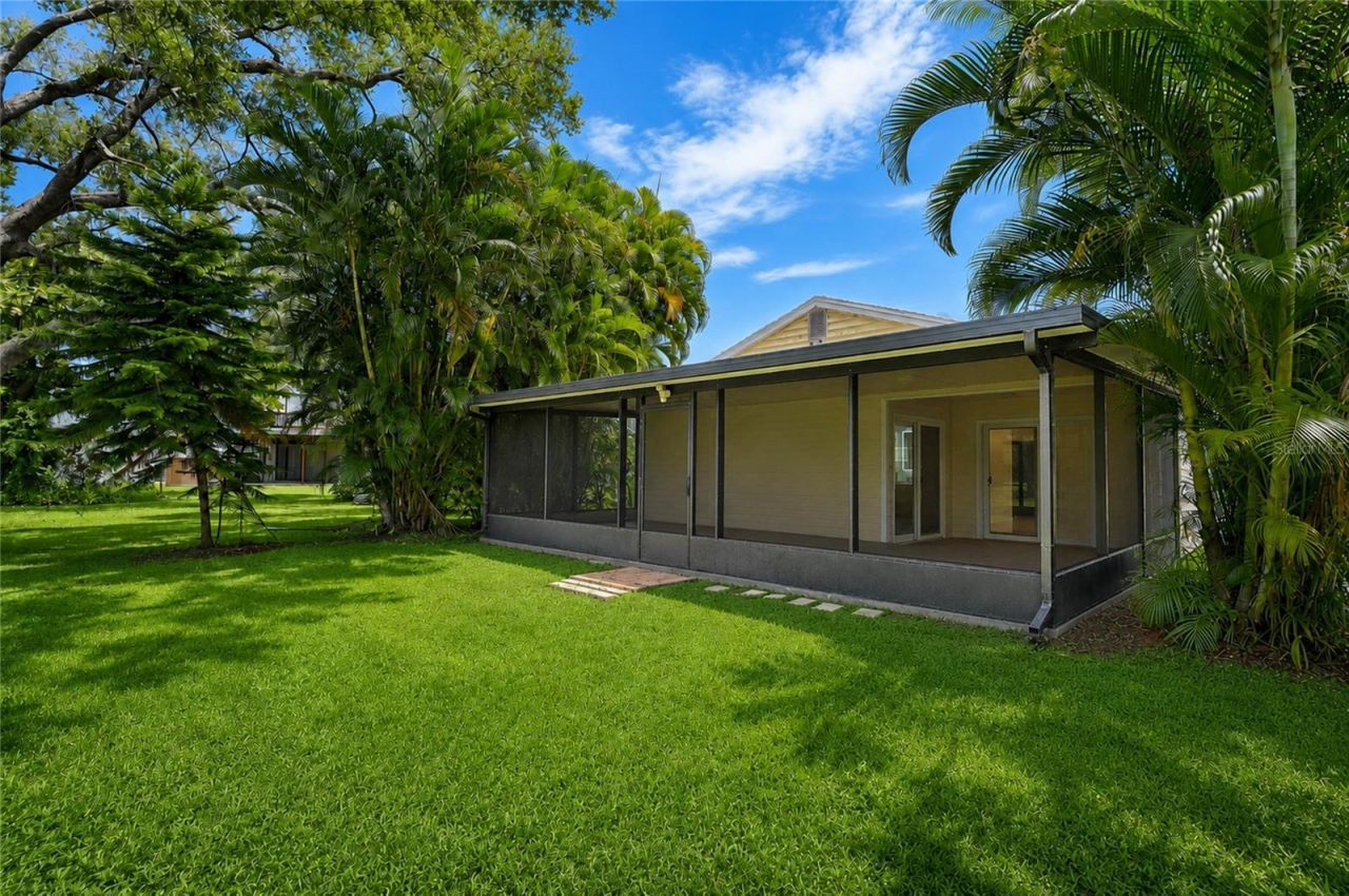 358 Bearded Oaks Circle , Sarasota, FL 34232 Photo