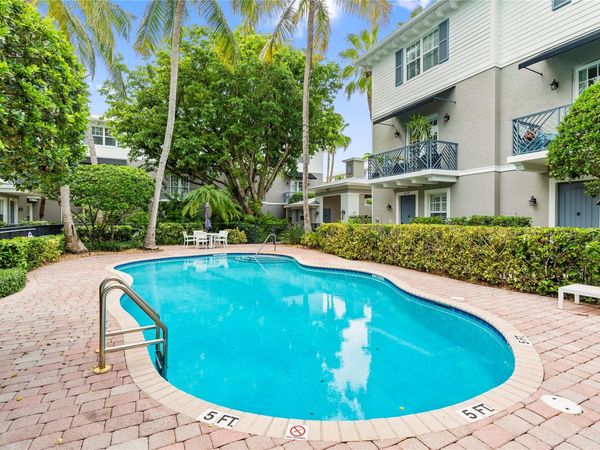 2243 NE 9TH Avenue, Wilton Manors, FL 33305