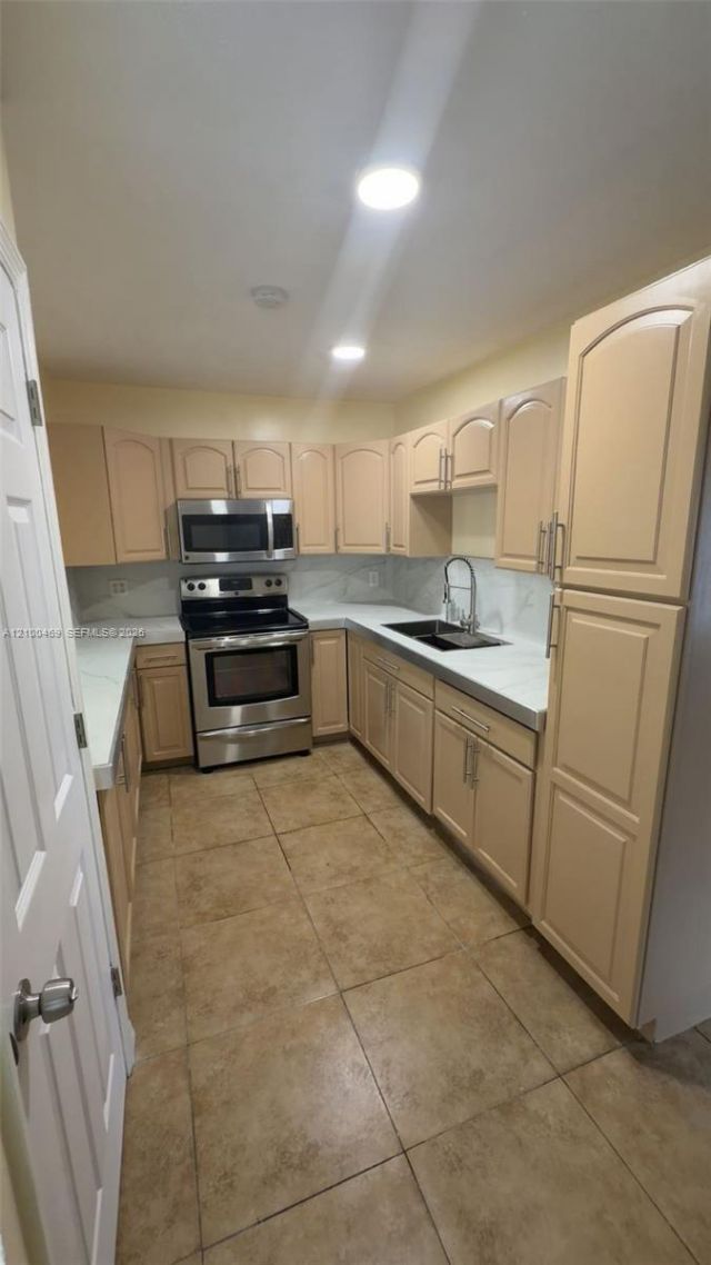 801 W 4th St , West Palm Beach, FL 33401 Photo