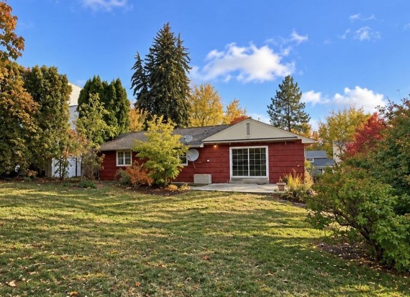 1504 E Pinecrest Rd, Spokane, WA 99203 Main Photo