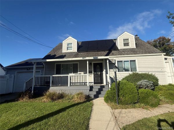 2 Lee Avenue , Unit 2, Albertson, NY 11507